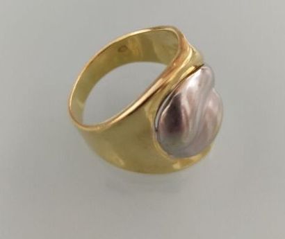 Gold ring 
Weight : 8.30 gr