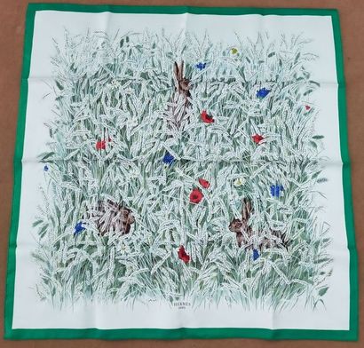 HERMES Paris
Carré 90 in printed silk twill
Les...