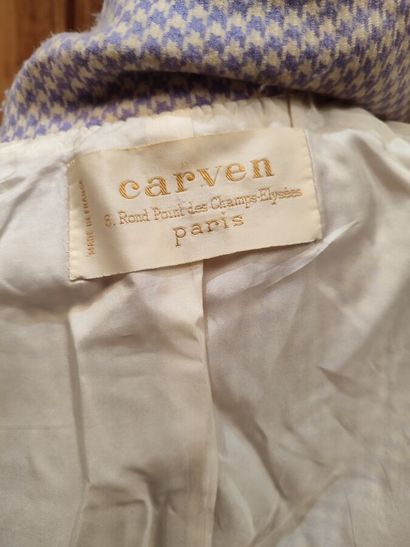 CARVEN
Outfit in white and purple houndstooth...