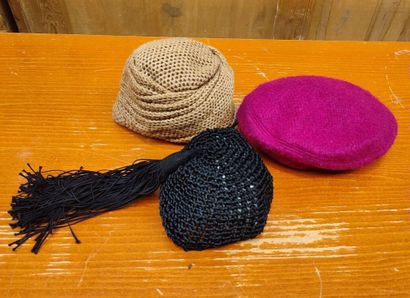 Set of two CARVEN bonnets 
(accident)
Another...