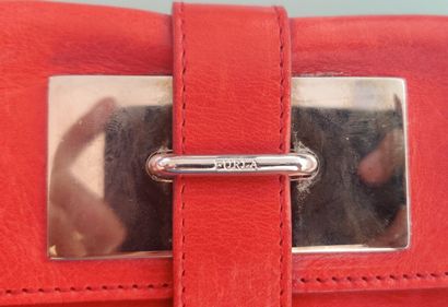 FURLA red leather and chain clutch bag
(scratches...