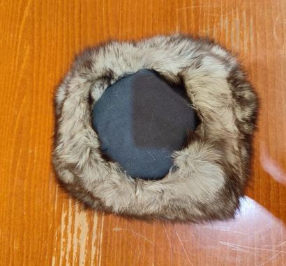 CARVEN
Set of four fur hats
