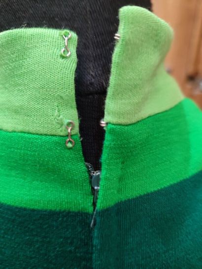 CARVEN
Set in green fabric consisting of...