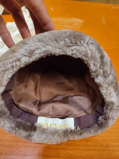 CARVEN
Set of four fur hats
