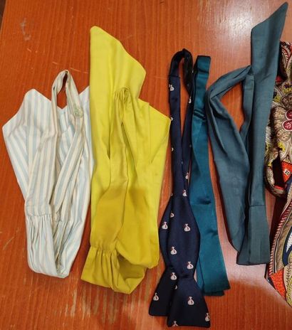 Set of collar scarves and bow ties
Various...