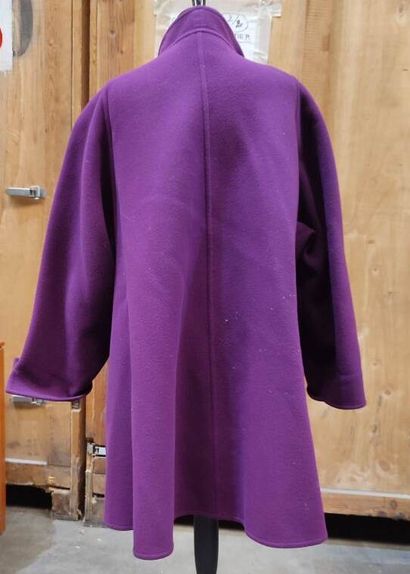 CARVEN 
Plum felt mid-length coat, buttonless
(slight...