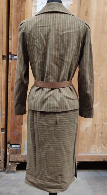 CARVEN
Outfit in brown and khaki striped...