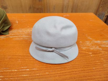 CARVEN
Set of two felt hats
One in black...