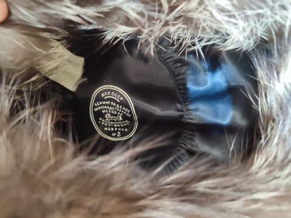 Set of furs including five toques and a shawl
Various...