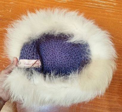 Set of furs including five toques and a shawl
Various...
