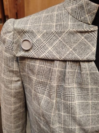 CARVEN
Prince of Wales ensemble with single-breasted...