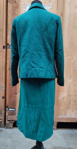 CARVEN
Duck green ensemble with felt check...