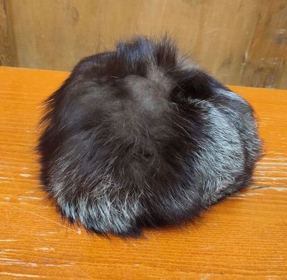 Set of furs including five toques and a shawl
Various...