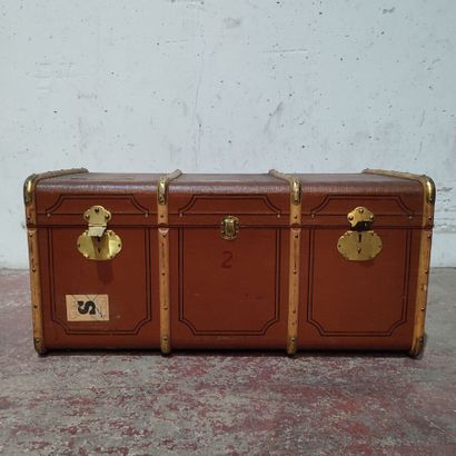 MADLER KOFFER
Travel trunk in painted canvas,...