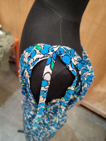 CARVEN 
Strapless dress in silk with blue...