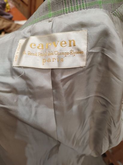 CARVEN
Outfit in grey and green Prince of...