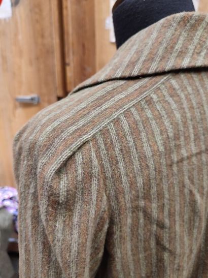 CARVEN
Outfit in brown and khaki striped...