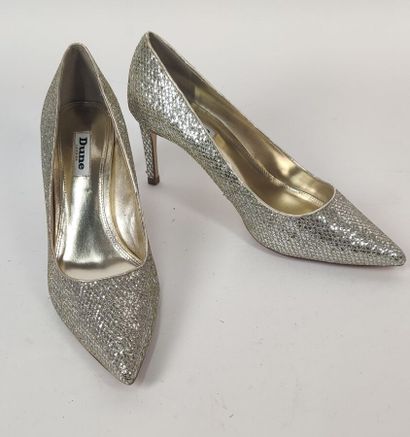 DUNE
Pair of rhinestone pumps
Size 41
(wear...