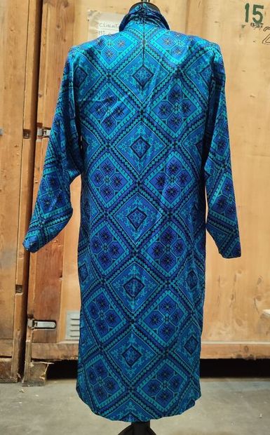 MILA SCHON DUE, Italy
Long-sleeved dress...