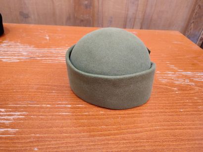 CARVEN
Set of two felt hats
One in black...