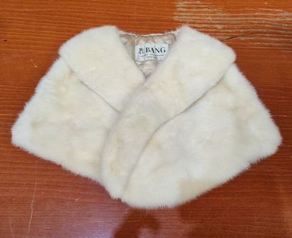 Set of furs including five toques and a shawl
Various...