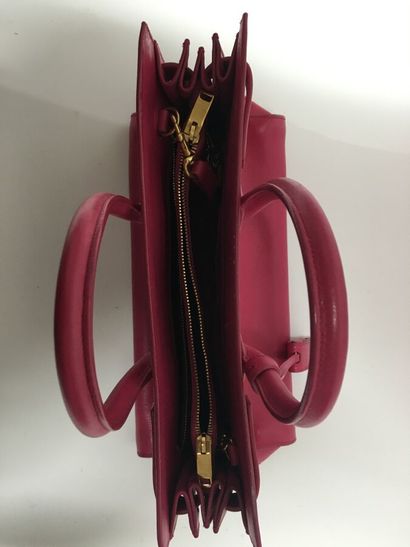 SAINT LAURENT 
Pink leather bag
Height 23;...