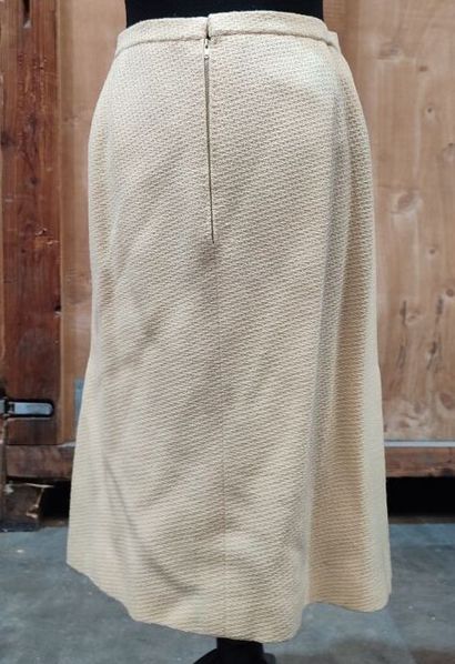 CARVEN
Set in yellow fabric with pleated...