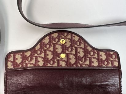 CHRISTIAN DIOR
Shoulder bag in signed canvas...