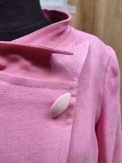 CARVEN
Outfit in pink fabric with snap-fastening...