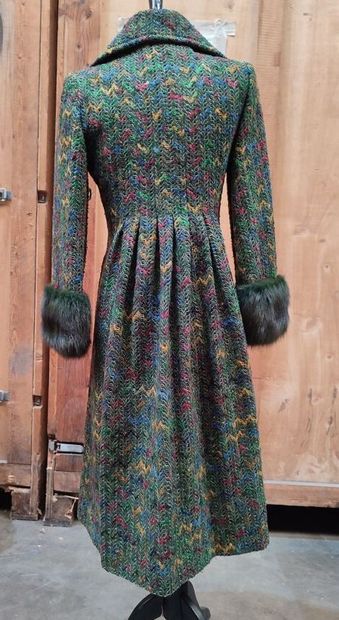 GIVENCHY
Mid-length coat in dark green wool

Size...