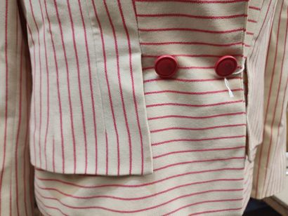 CARVEN
Outfit in cream fabric with fuchsia...