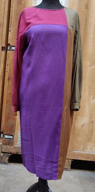 MILA SCHON DUE, Italy
Long-sleeved midi-length...