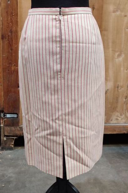 CARVEN
Outfit in cream fabric with fuchsia...