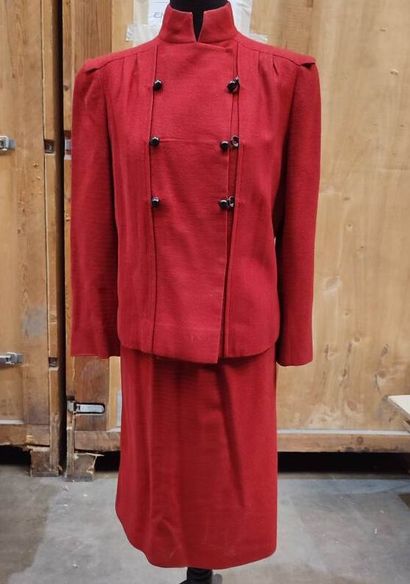 CARVEN
Outfit in red felt with fine black...