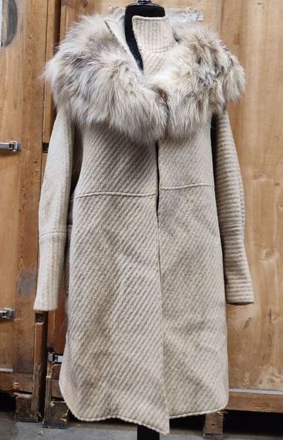 CARVEN
White and cream wool coat and fur...