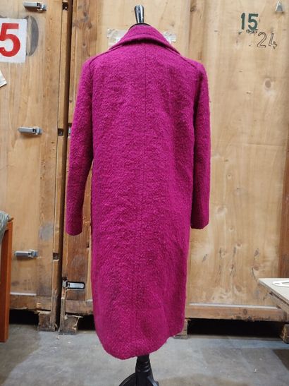 CARVEN
Mid-length coat in fuchsia wool
(wears)

Size...