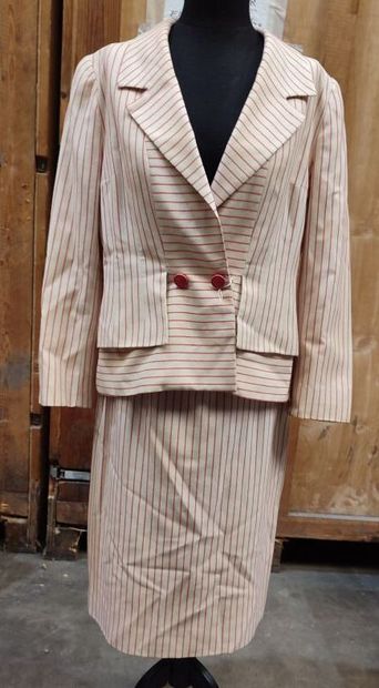 CARVEN
Outfit in cream fabric with fuchsia...