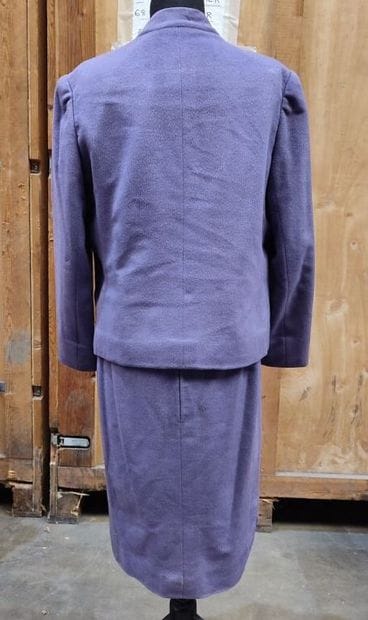 CARVEN
Outfit in parma felt with jacket and...