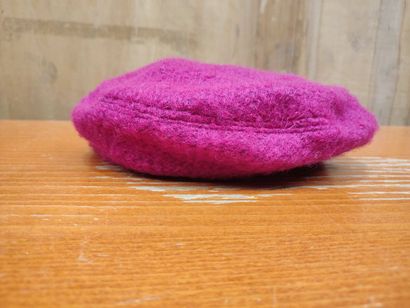 Set of two CARVEN bonnets 
(accident)
Another...