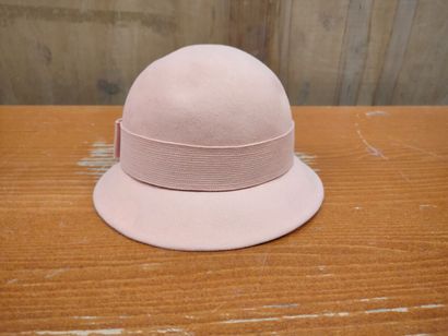 CARVEN
Set of four wool or felt hats
(wear...
