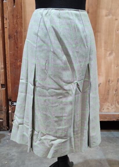 CARVEN
Outfit in grey and green Prince of...