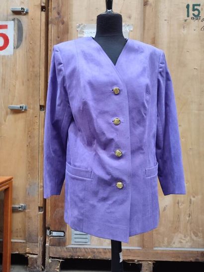 Set of coats including: 
- AQUASCUTUM check...