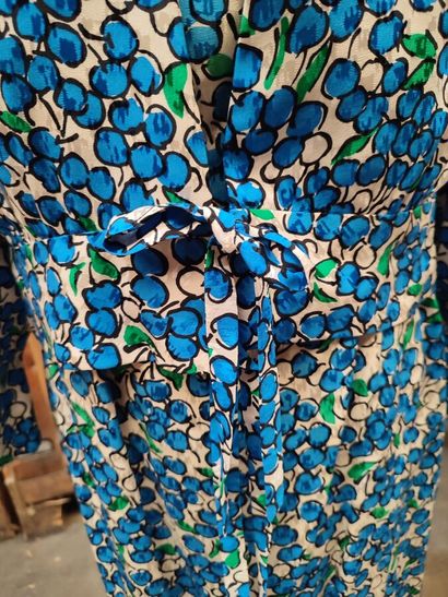 CARVEN 
Strapless dress in silk with blue...