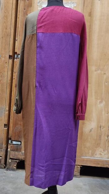 MILA SCHON DUE, Italy
Long-sleeved midi-length...