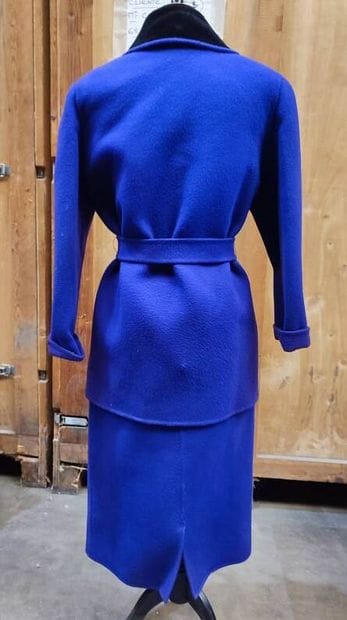 MILA SCHON DUE, Italy
Purple felt ensemble...