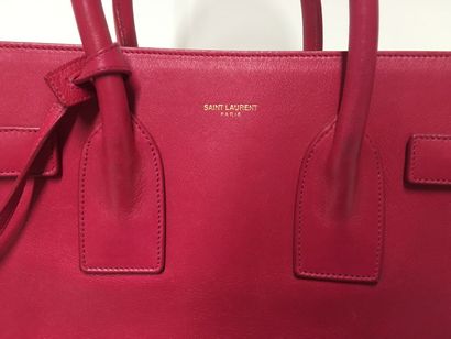 SAINT LAURENT 
Pink leather bag
Height 23;...
