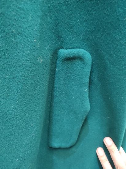 CARVEN
Fir green cape