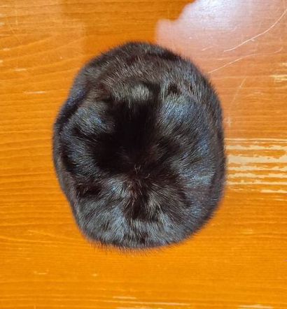 CARVEN
Set of four fur hats
