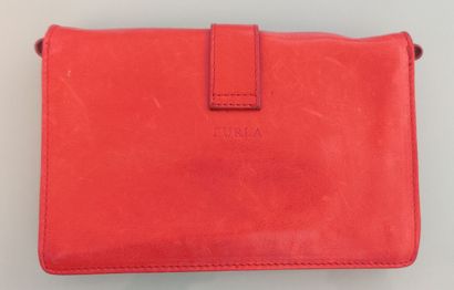 FURLA red leather and chain clutch bag
(scratches...