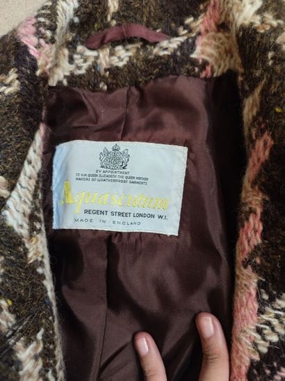 Set of coats including: 
- AQUASCUTUM check...